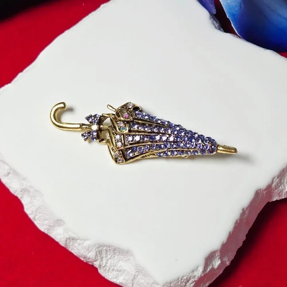 Vintage Blue Rhinestone Umbrella Parasol Brooch Antique Gold Coat Pin NWT Gift